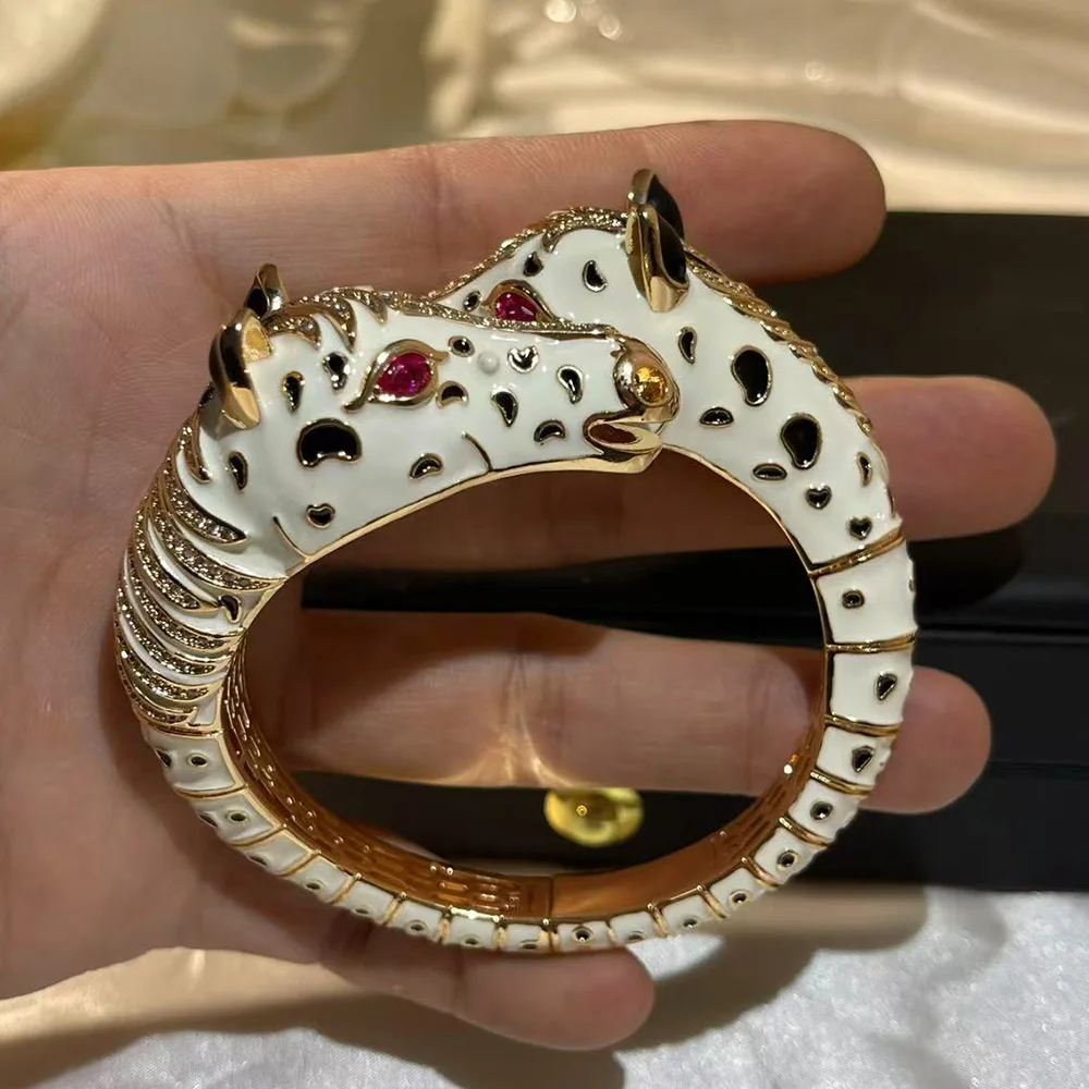 

Hot selling new product: Double headed Zebra Bracelet with Dropping AAA Zircon Classic Versatile Party Women's Accessories