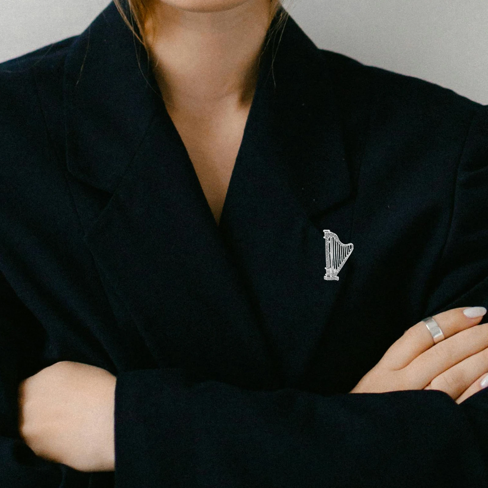 

Harp Brooch Rhinestone Alloy Pin for Women Men Suit Hat Bag Accessories Fashion Jewelry Instrument Stage Props