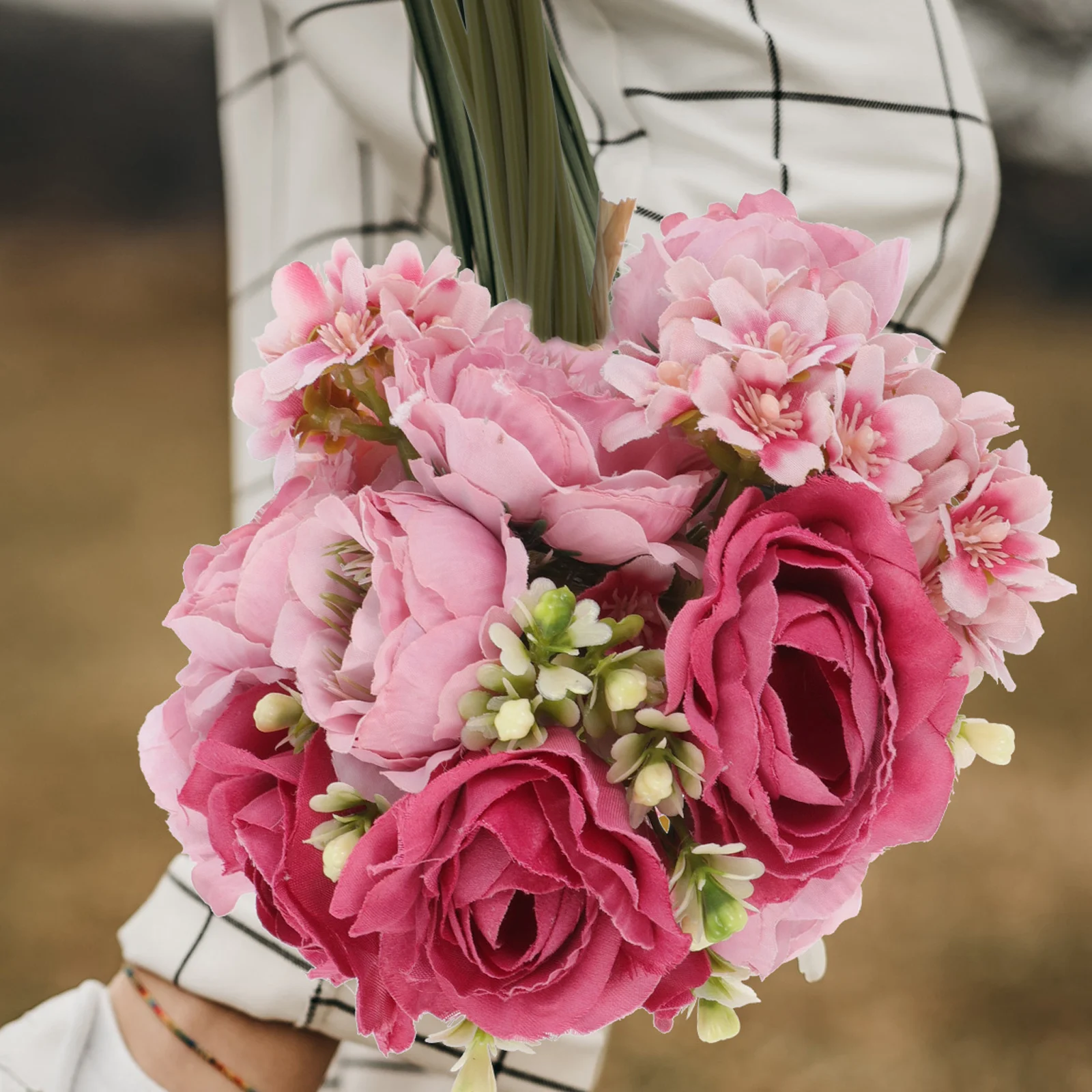 

Artificial Silk Flower Bouquet LifelikeH held Bridal Wedding Decor RomanticFlower Arrangement Home PartyDecoration