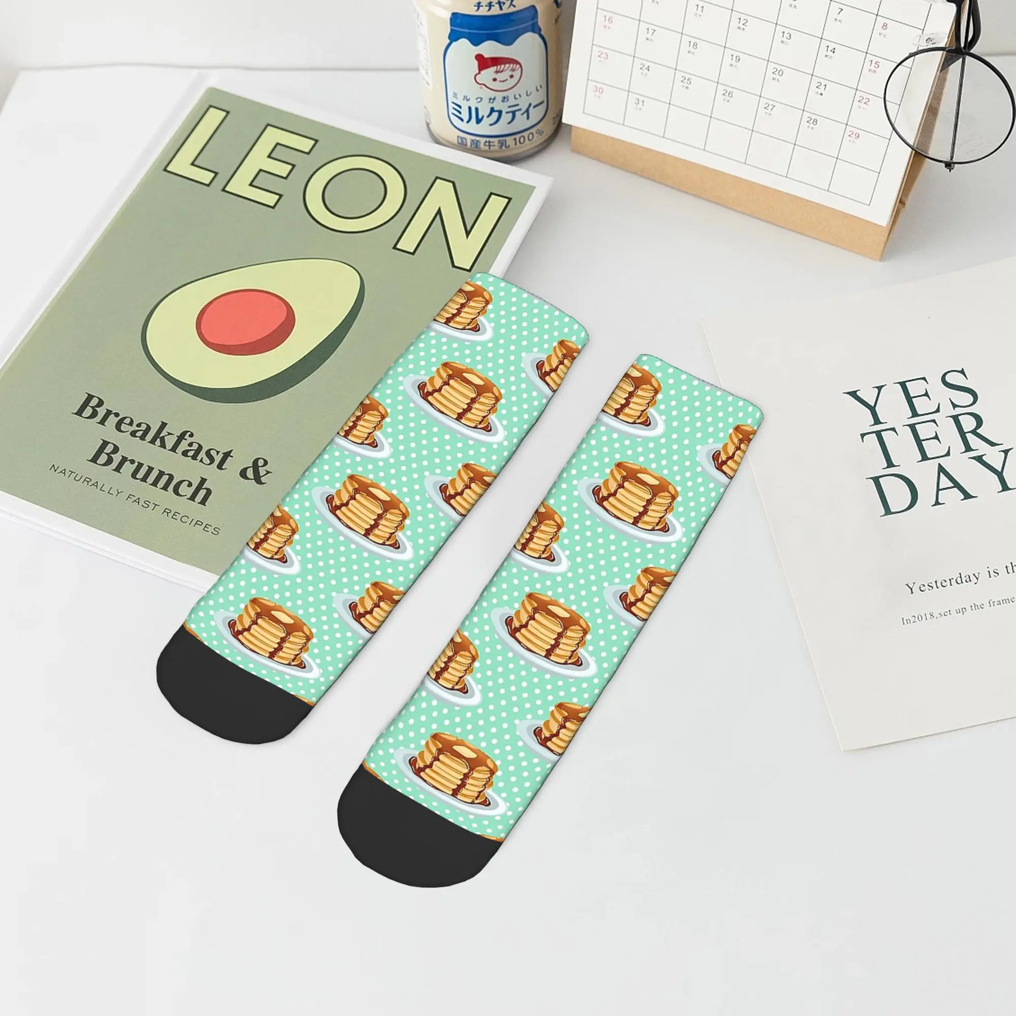 All Seasons Pancakes with Maple Syrup Pattern Socks Harajuku Super Soft Crew Socks Casual Stockings for Men Women Gifts