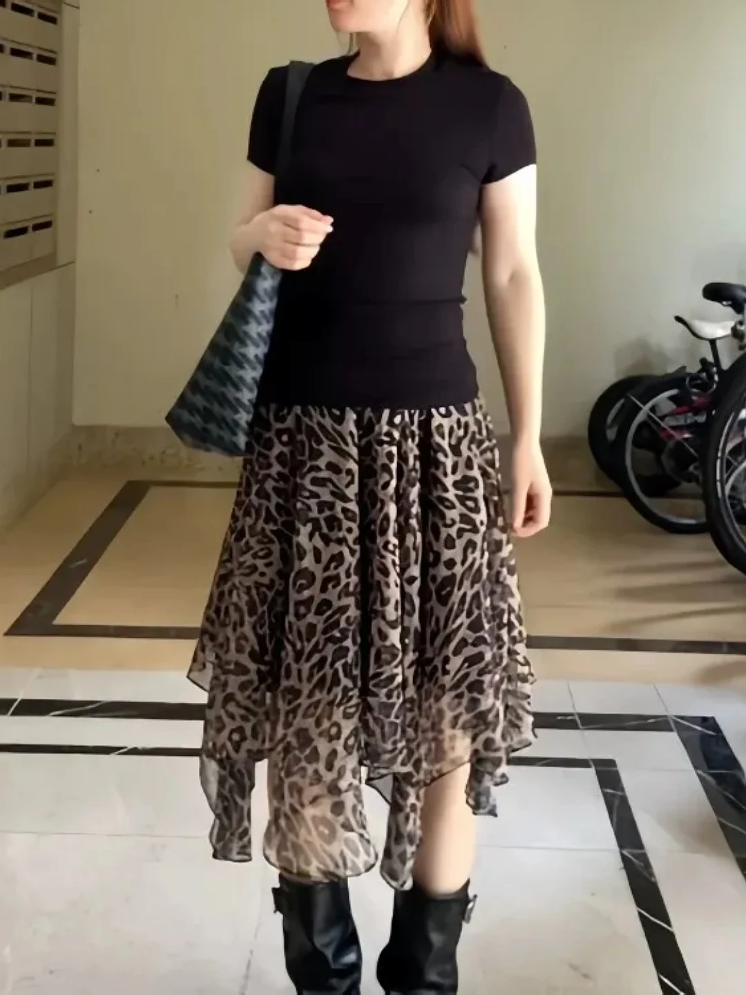 

plus Size Women's High Waist Short Sleeve Leopard Print Skirt Set Summer New Style T-Shirt Two Piece Set Slim Fit Casual Wear
