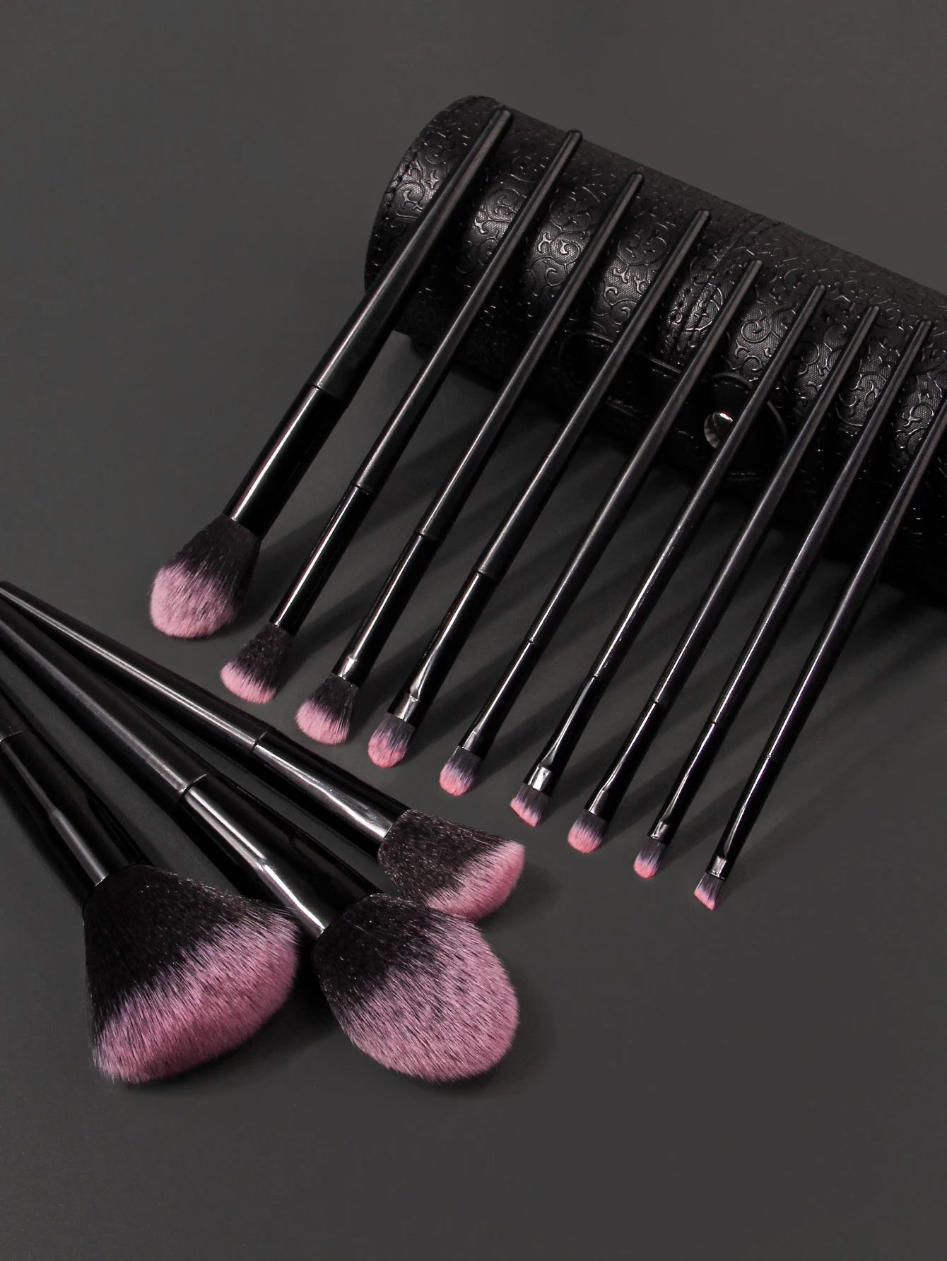 Multi-Function Cosmetic Brush Set, 13pcs Fiber Makeup Brush Kit For Women With Makeup brush storage bucket