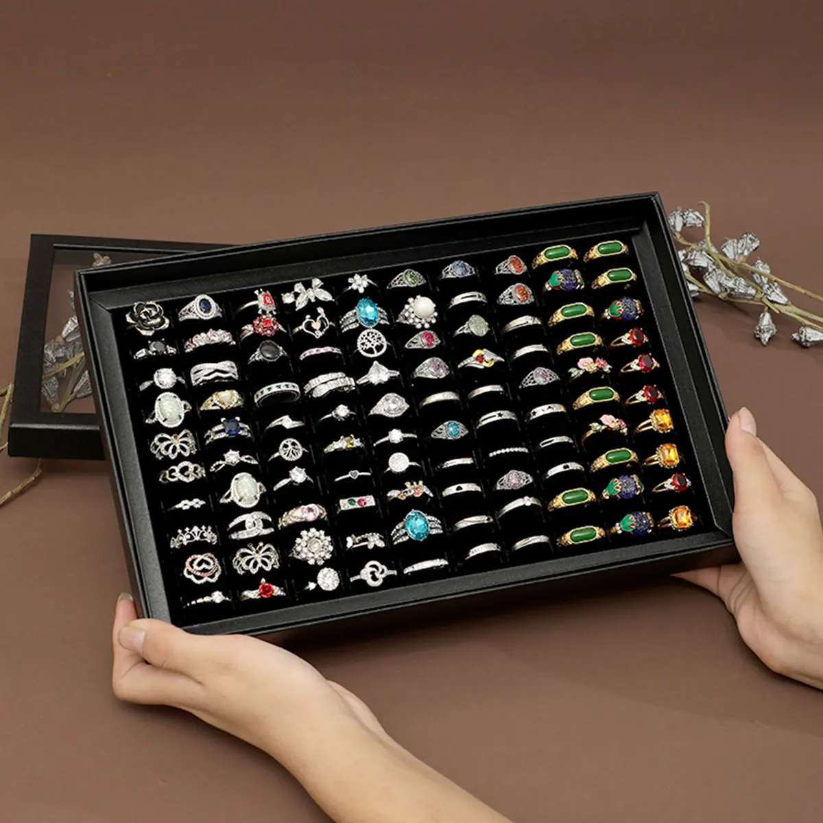 

1 шт., 100 слотов, бархатные вставки для колец, лоток для ювелирных изделий, штабелируемый органайзер для шкафа, ящик для хранения, чехол, коврик для дисплея колец