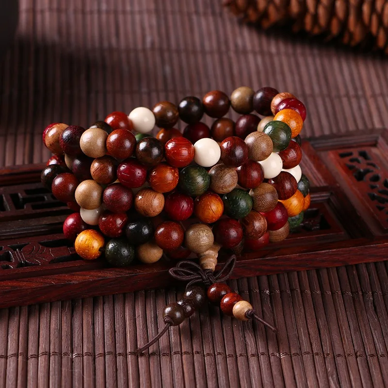 108 Buddha-Perlen-Armband aus schwarzem Walnussholz, rotem Sandelholz, schwarzem Rosenholz und schwarzem Orchideenholz, im chinesischen Knotenstil.