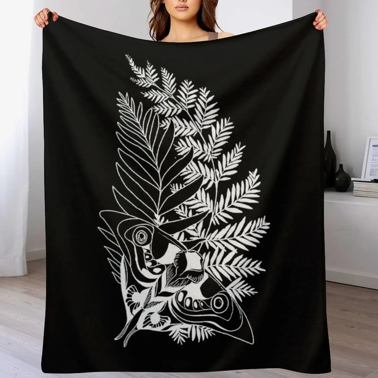 

Ellie Tattoo Throw Blanket Bed covers Picnic Sleeping Bag Flannels Blankets