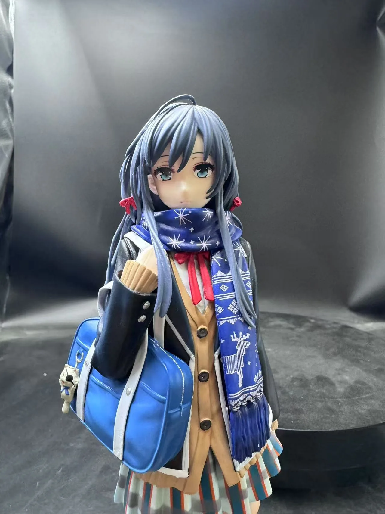 

There Is Indeed A Problem with My Youth Love Story. Under The Snow, The Snow Is A School Uniform Figure, A Beautiful Girl