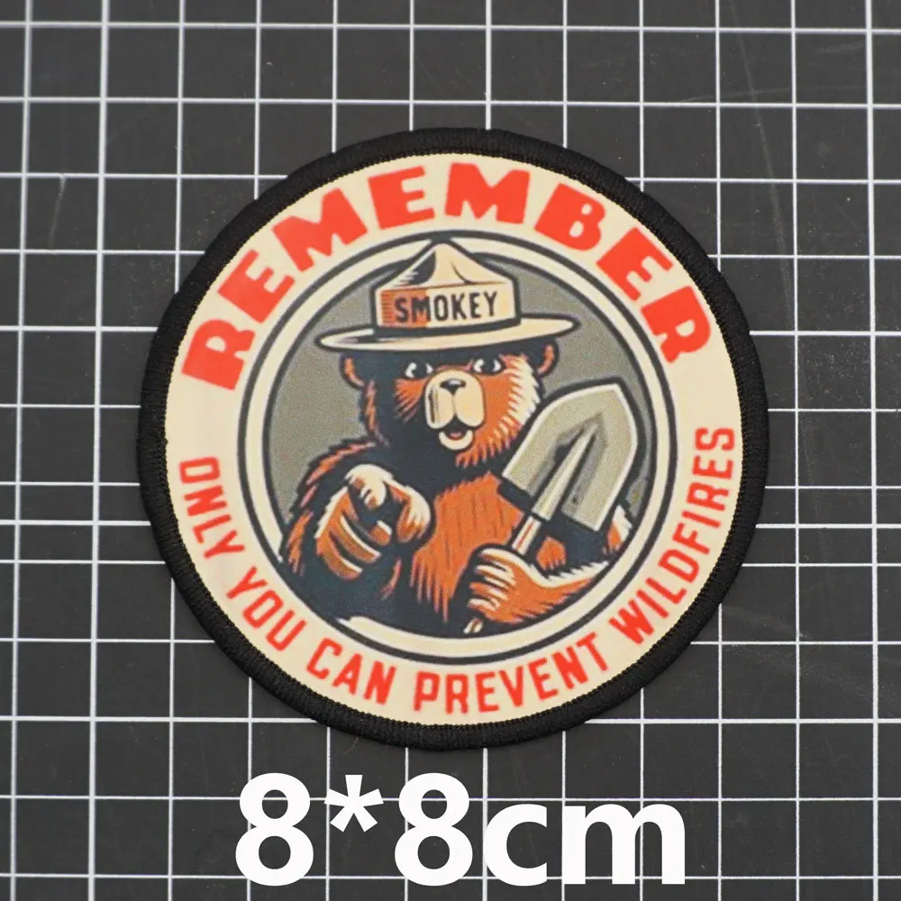 Recordatorio de un oso: REMEMBRE, SOLO CAN PREVENT WILDFIRES Parche impreso Brazalete con insignia táctica con respaldo de gancho y bucle