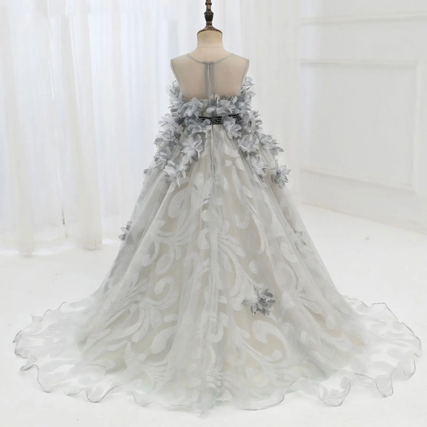 

Dreamy Vow Luxury Gray Kids Girl Dress Handmade Flower Ribbons Princess A-Line Gown for Birthday Wedding Party Honors Day J018
