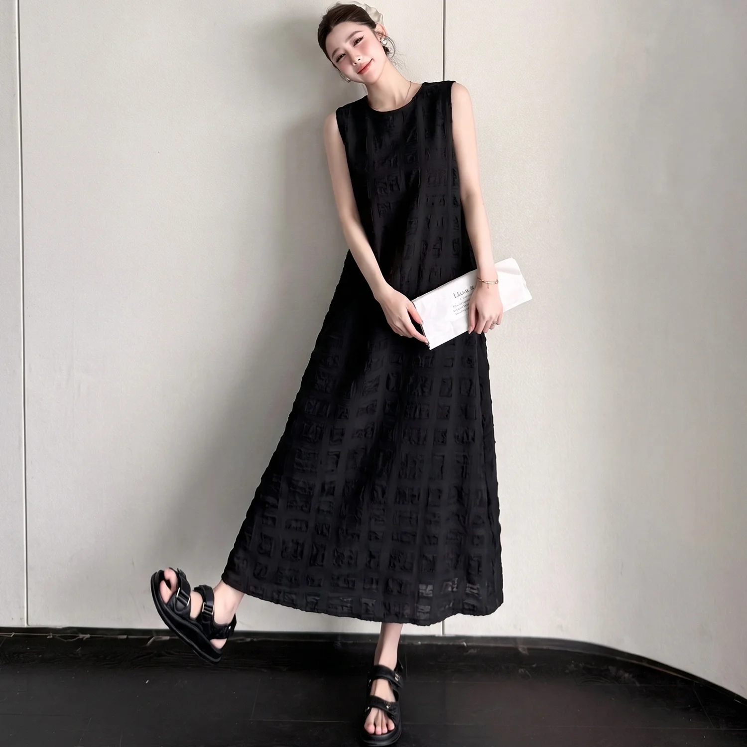 

New 2026 Summer Hepburn Style Black Long Dress Slimming Sleeveless Vest Dress Cover Stomach Vintage Women's Fashion Dress