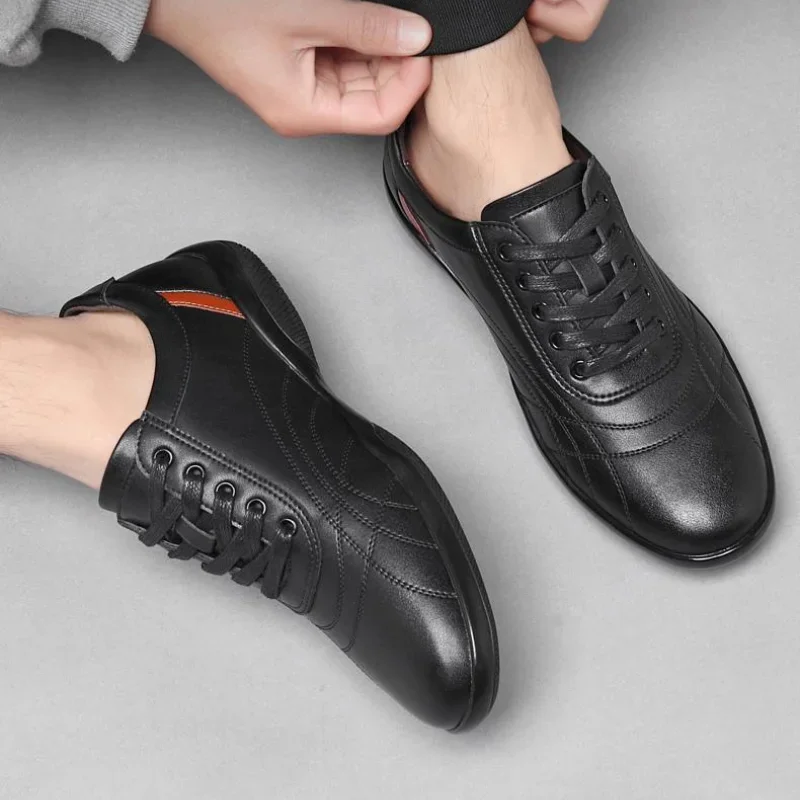 Men Casual Shoes British Style White Shoes Non Slip Comfortable Soft Sole Men Casual Leather Shoes Spring and Autumn