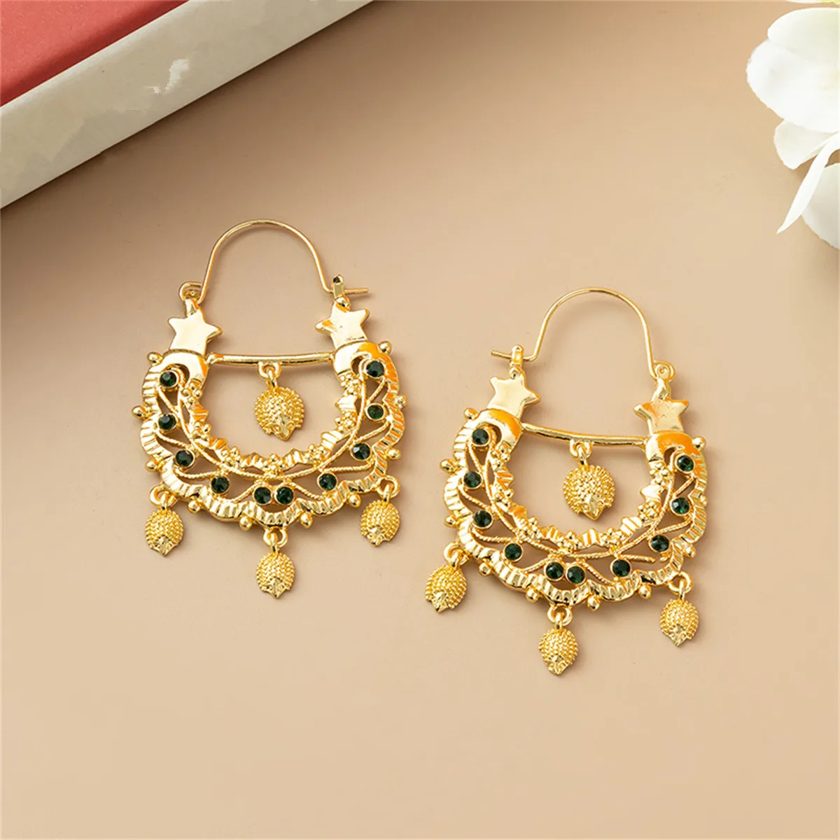 European Trend Classic Star Studs Hollow Design Rhinestone Rare Women\'s Earring Jewelry