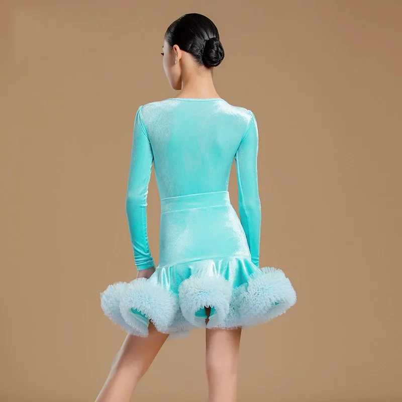 2025 traje de competición de baile de salón para niñas, vestido de actuación de baile latino de manga larga de terciopelo para niños, ropa de escenario SL11573