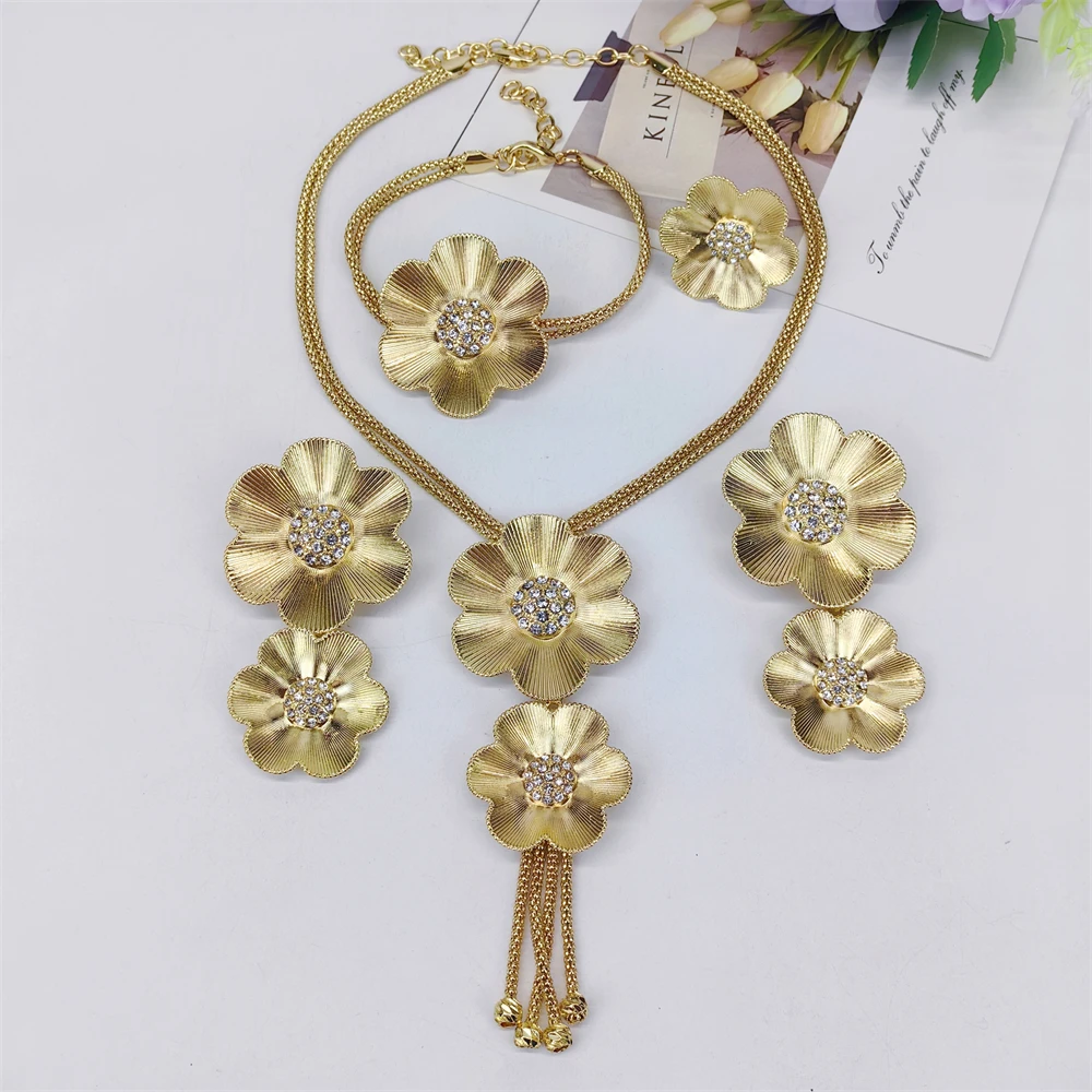 

IWomen Jewelry Set Classic Design 18k Gold Plated Necklace Earrings Bangle And Ring 4PCS Set Jewelry Wedding Party Gift