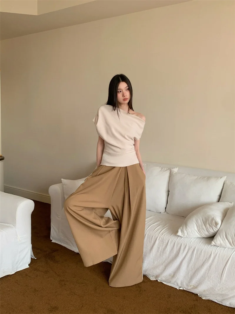 

Migh Peach Auntie Casual oulder T-irt Waist Cinching Asymmetrical Design Bared oulder Top Khaki Loose Leg Long Pants