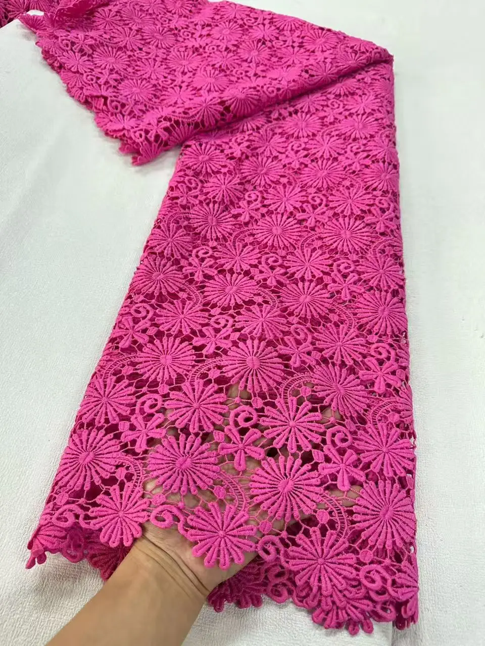 

Высококачественная африканская нигерийская вышитая кружевная ткань 2026 года, водорастворимый тюль, гипюр с пайетками для свадебных и праздничных платьев, 5 ярдов, Dr G5-1