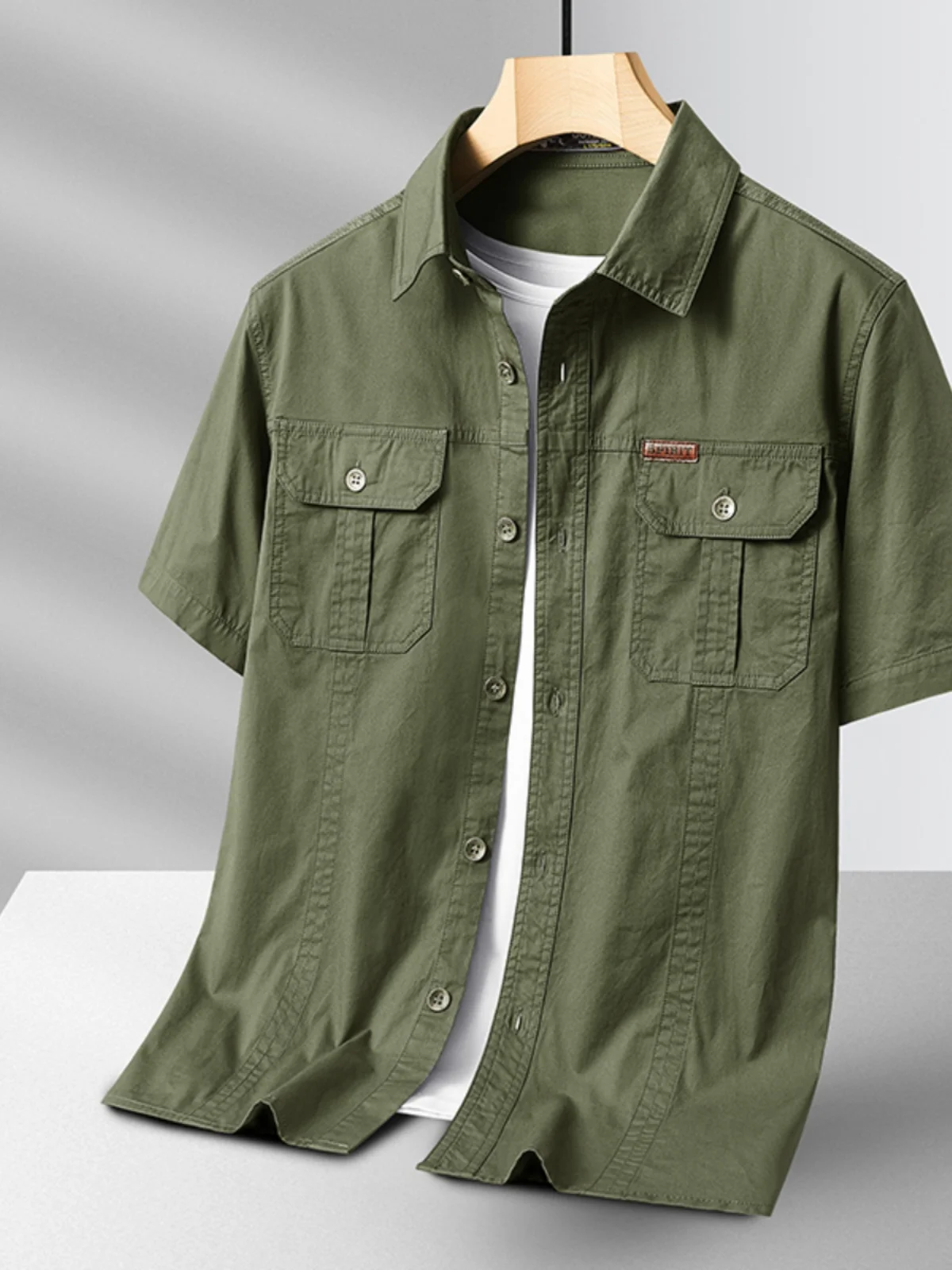 

Повседневная хлопковая рубашка с коротким рукавом для мужчин, легкая, весенне-летняя, новая модель, в американском стиле милитари, для мужчин среднего и старшего возраста.