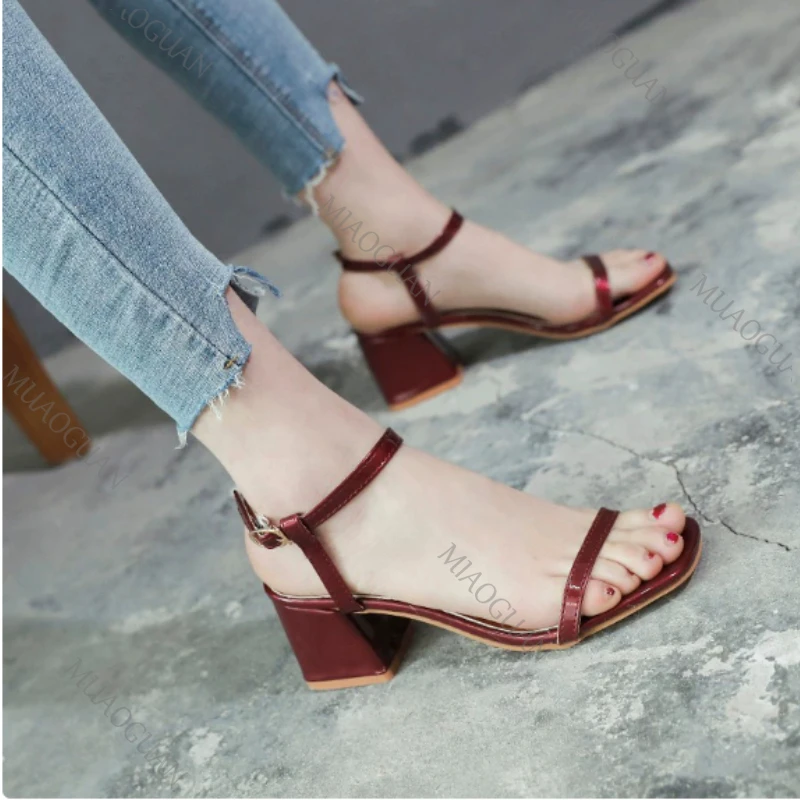 Open-toe Sandals Women 2026 Summer New Buckle Fashion Solid Color Female Shoes Temperament Chunky High Heel Sandalias Mujer