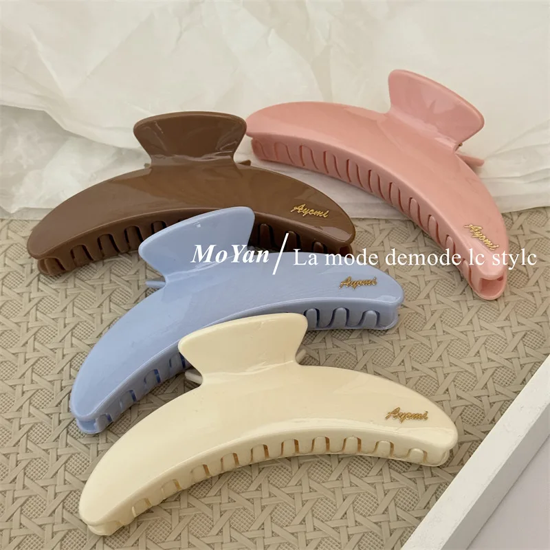 The latest design cream crescent moon grab clip women's large hair grab high-end elegant hairpin shark clip on the back