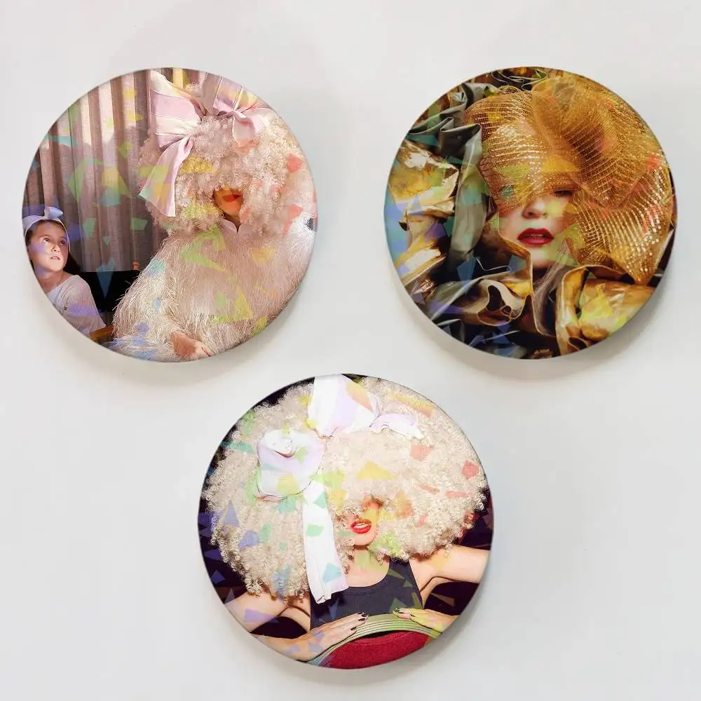 Singer S-Sia Reasonable Woman Round Badge Lapel Pins for Backpacks Briefcase Laser Brooch Clothes Gifts