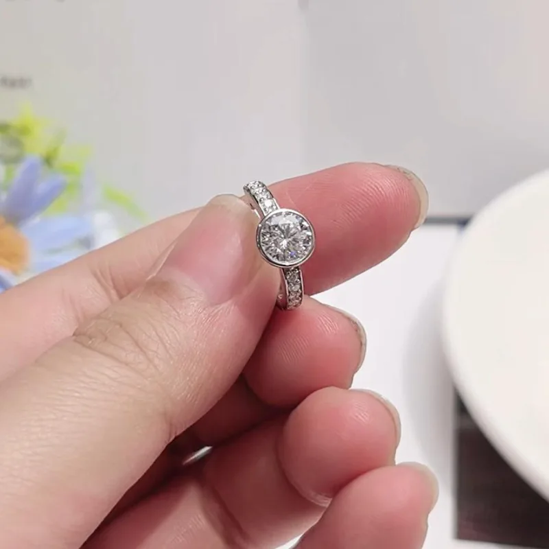 

Lnkry 6.5MM Bezel Set Moissanite Earring With Certificate Korean INS 925 Sterling Silver Hoop Earring For Women Jewelry Gift