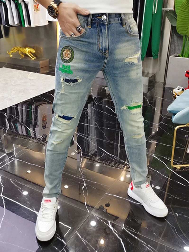 

Trendy Men's Jeans Spring Summer Tiger Embroidery Slim Fit Long Pants Casual Wear Low Waist Zipper Closure Youth Fashion