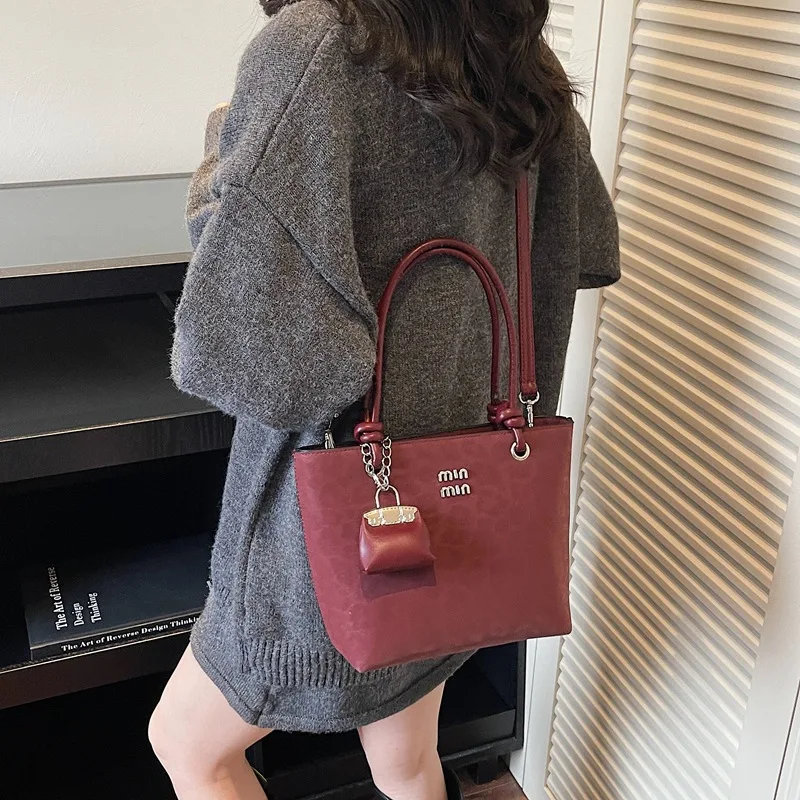 

Сумка-ведро на осень-зиму 2025 года, повседневная женская сумка через плечо, универсальная сумка через плечо, минималистичная сумка «день-ночь»