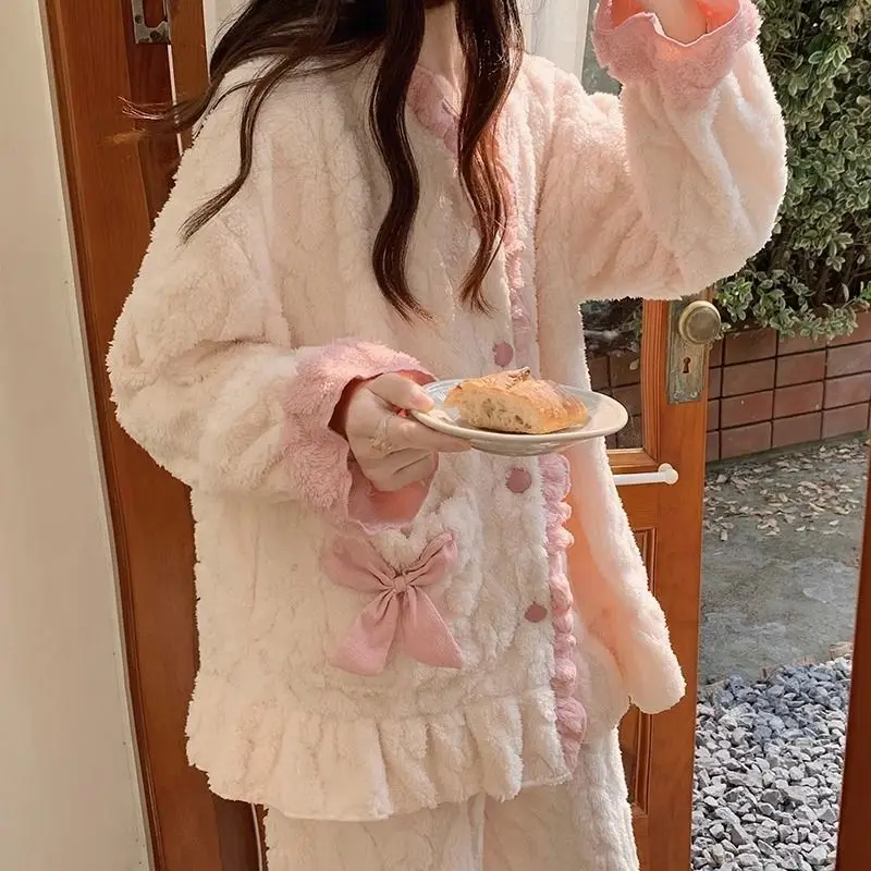 Pijamas de lana coral para mujer, ropa de dormir cómoda para otoño e invierno, nuevo modelo, conjunto de pijama de algodón de manga larga, traje para estar en casa