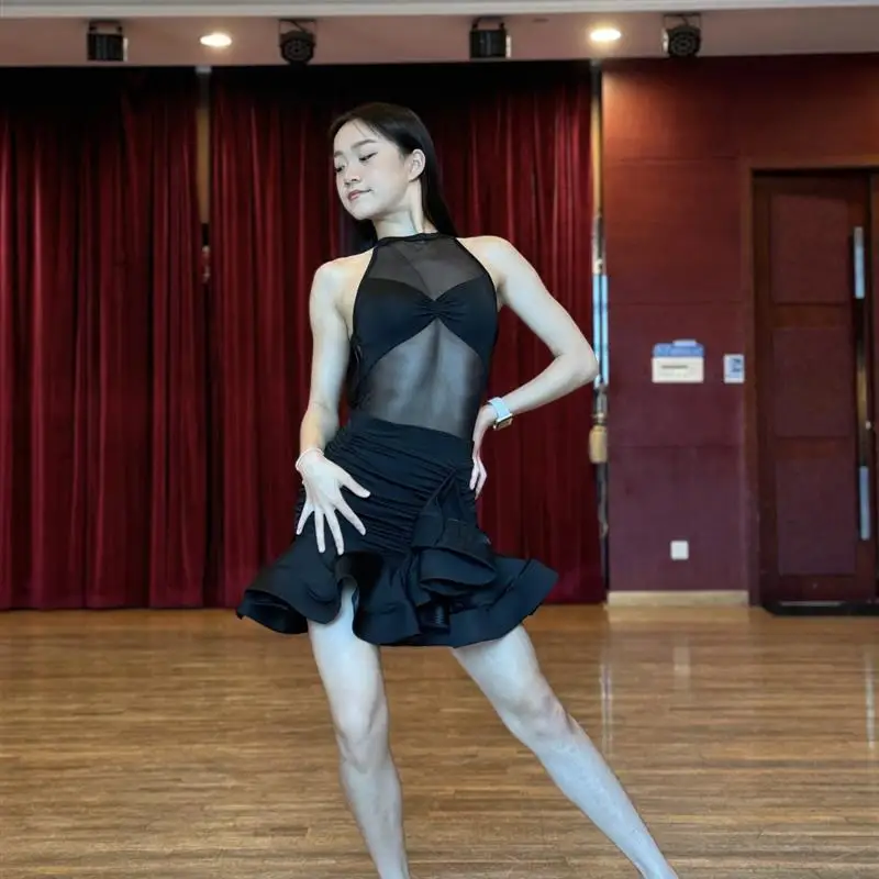 Robe de danse latine personnalisée sans manches en Z, col suspendu, haut croisé en maille, jupe en arête de poisson, performance d'examen d'art pour dames