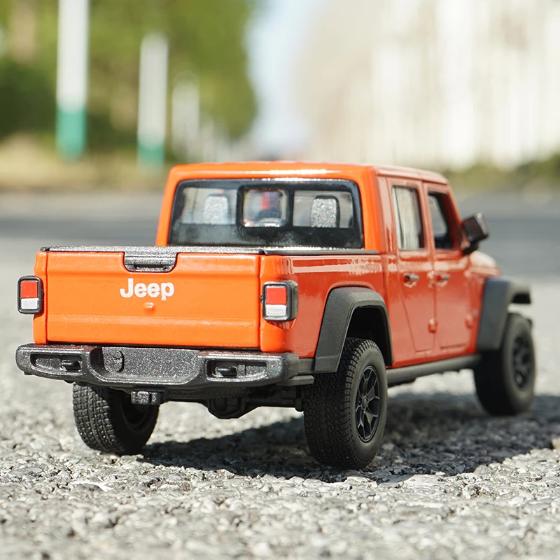 WELLY 1:27 Jeep Wrangler Rubicon Gladiator Pickup in lega modello di auto diecast veicoli fuoristrada in metallo modello di auto giocattoli per