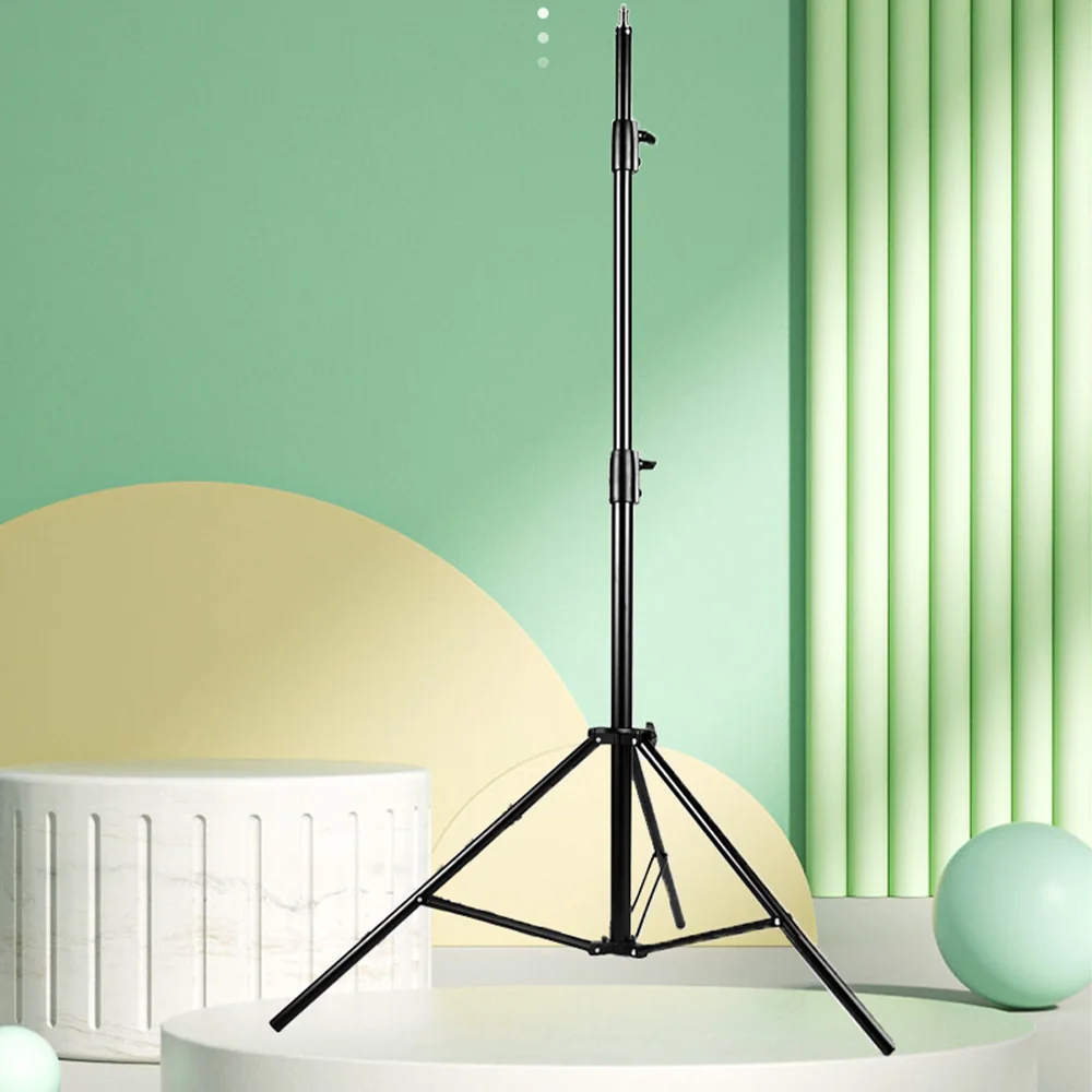 A Mobile Phone Tripod With a 1.6-Meter-High Retractable Floor Stand For Photography And Live Streaming