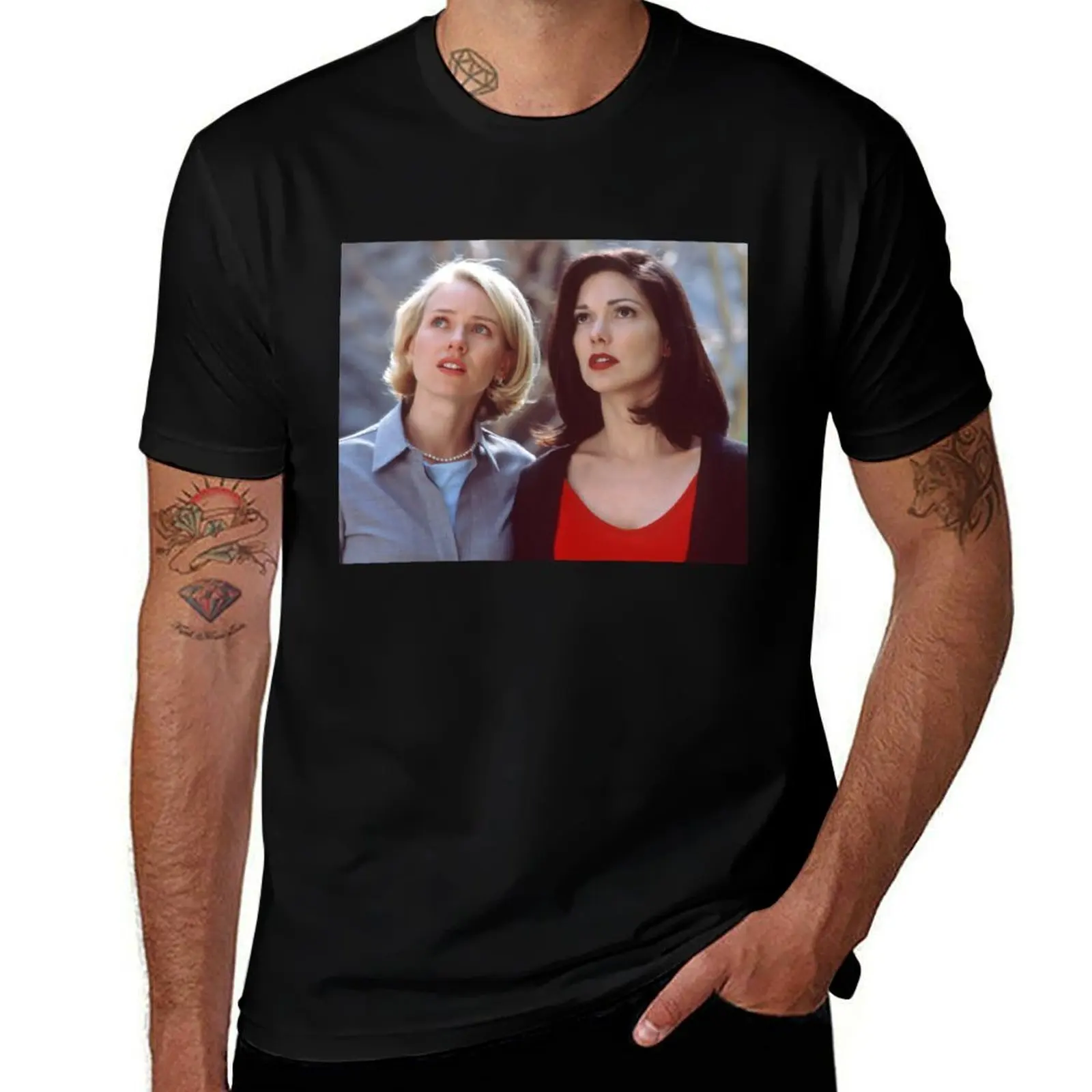 

Mulholland Drive Poster – Naomi Watts & Laura Harring as Betty and Rita – Surreal Mystery Romance Print T-Shirt
