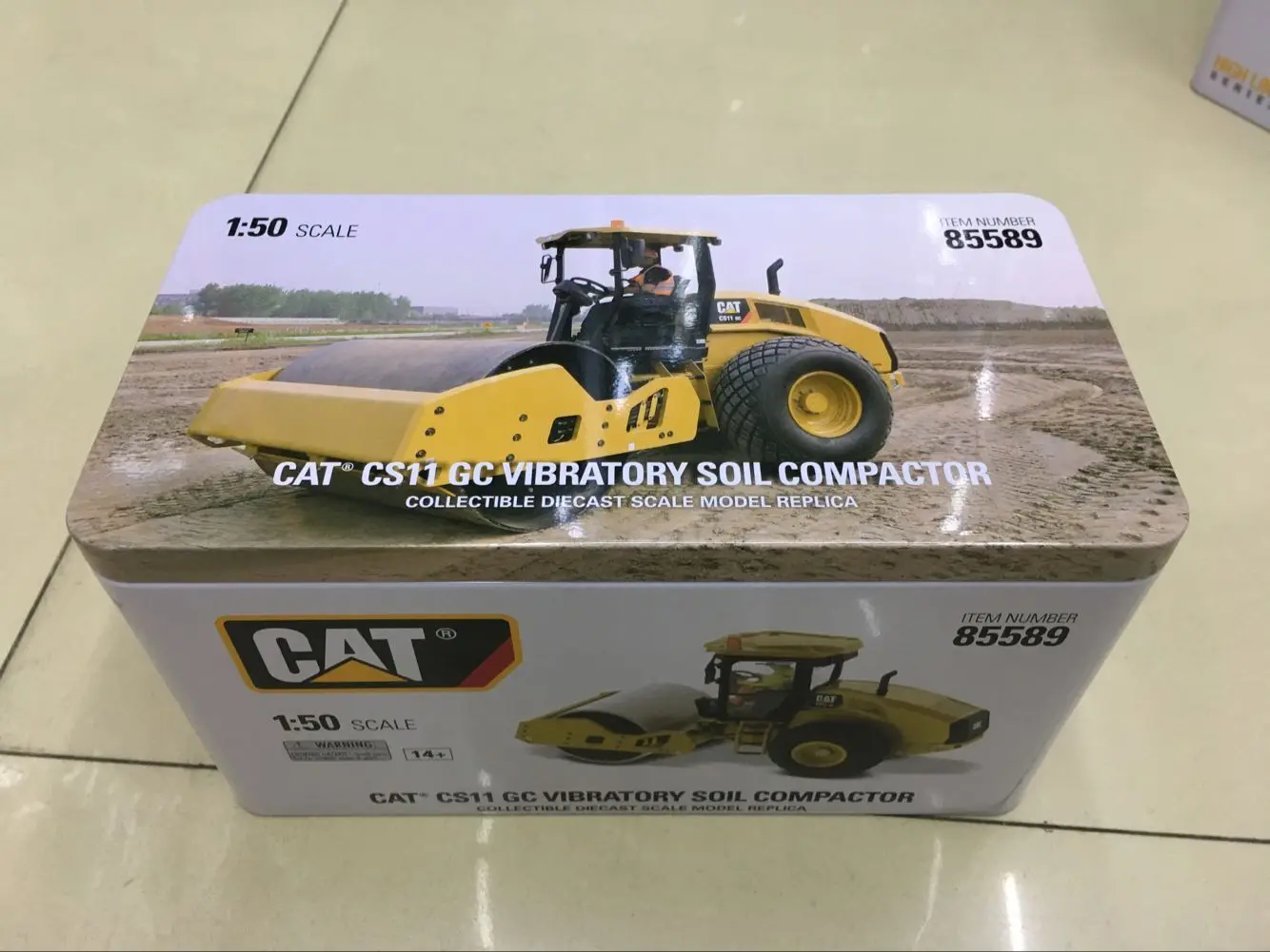 Cat CS11 GC Vibratory Soil Compactor 1/50 Scale Metal Model Diecast Masters 85589