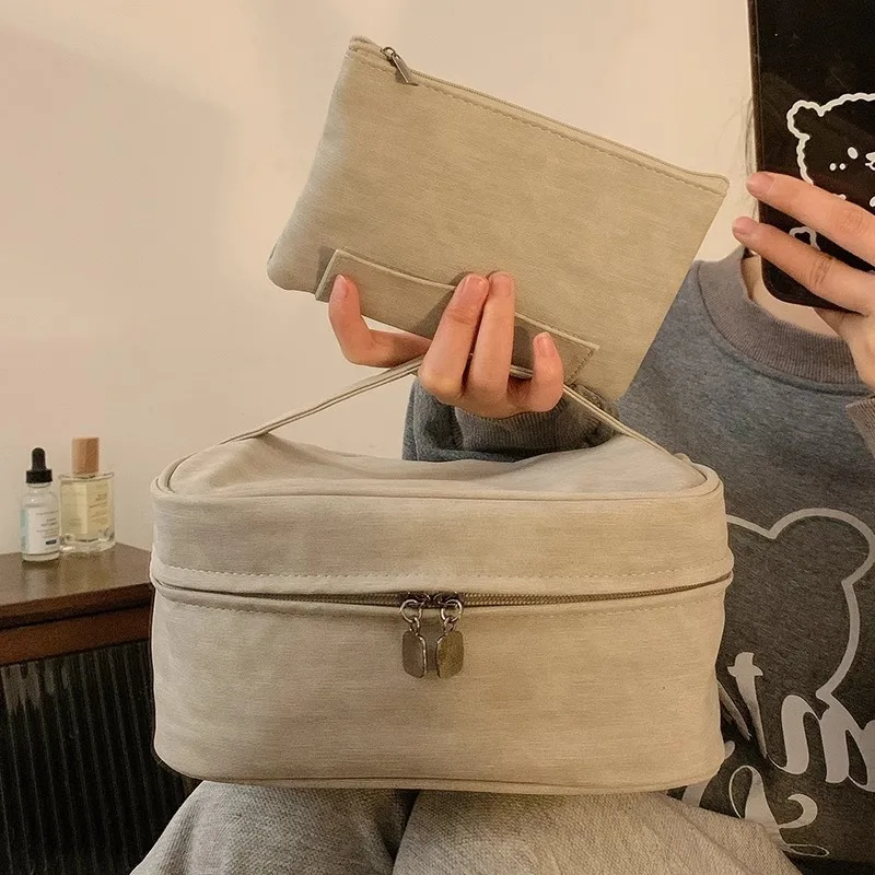 

Косметичка женская портативная, большая вместимость, новинка 2026 года, высококачественная сумка для хранения средств по уходу за кожей, дорожная косметичка в стиле Ins