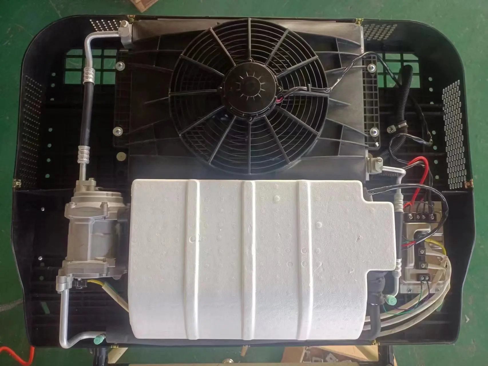 مكيف هواء كهربائي/مكيف هواء لوقوف الشاحنات الكل في واحد، مناسب لجميع الشاحنات/الحافلة/المدربي 24 فولت