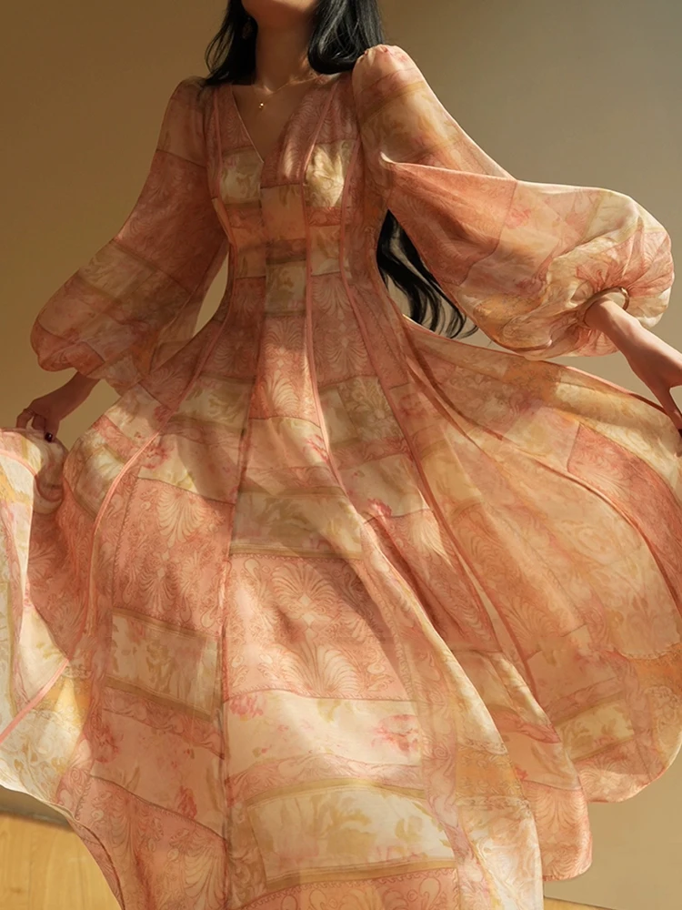 Designer-Sommer-Damenmode 2025, Retro-Kleid mit geometrischem Druck, V-Ausschnitt, geraffter Taille, modischer, lockerer, bauschiger A-Linien-Rock