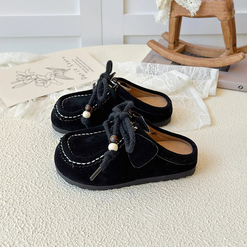 أحذية أطفال جديدة لربيع وخريف 2025 أحذية غير رسمية سهلة الارتداء للفتيات والأولاد على الطراز الكوري نعل ناعم مضاد للانزلاق حذاء متعدد الاستخدامات