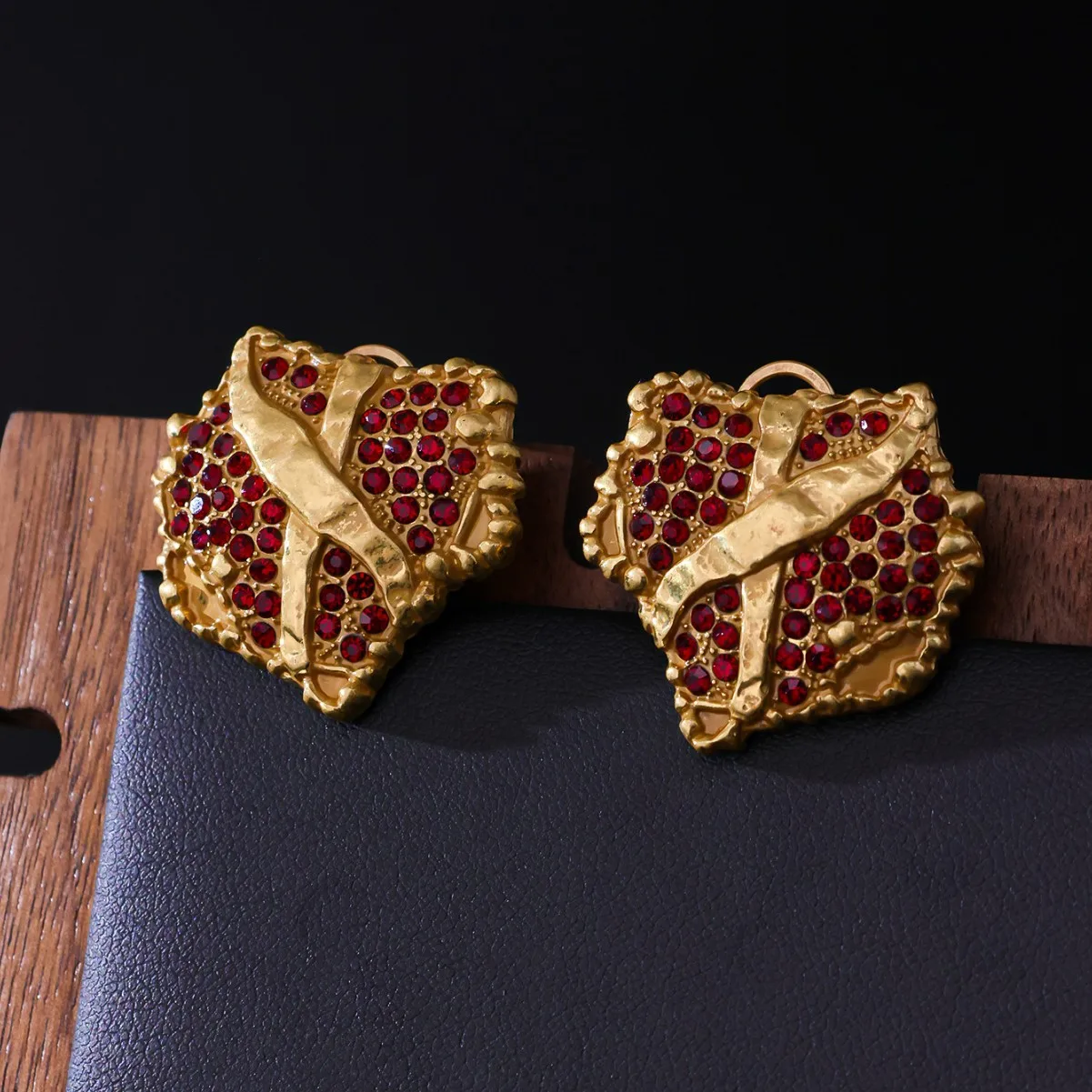 

vintage Retro twist earrings palace earrings Designable artistic inlaid zircon earrings