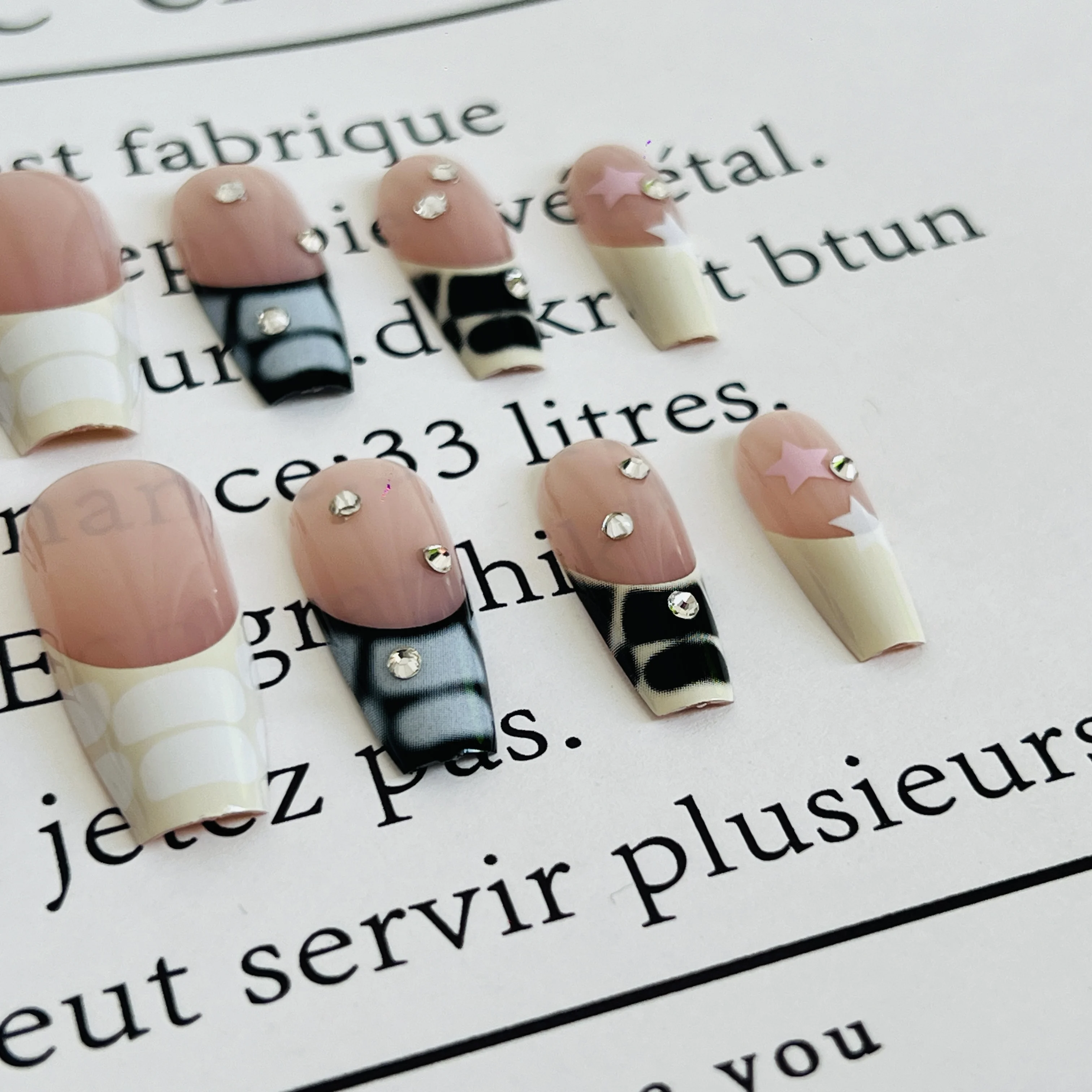 

24pcs Medium To Long pink Powder Assorted Colors Detachable Nail Plate Unique And Temperamental Y2K Fingernail