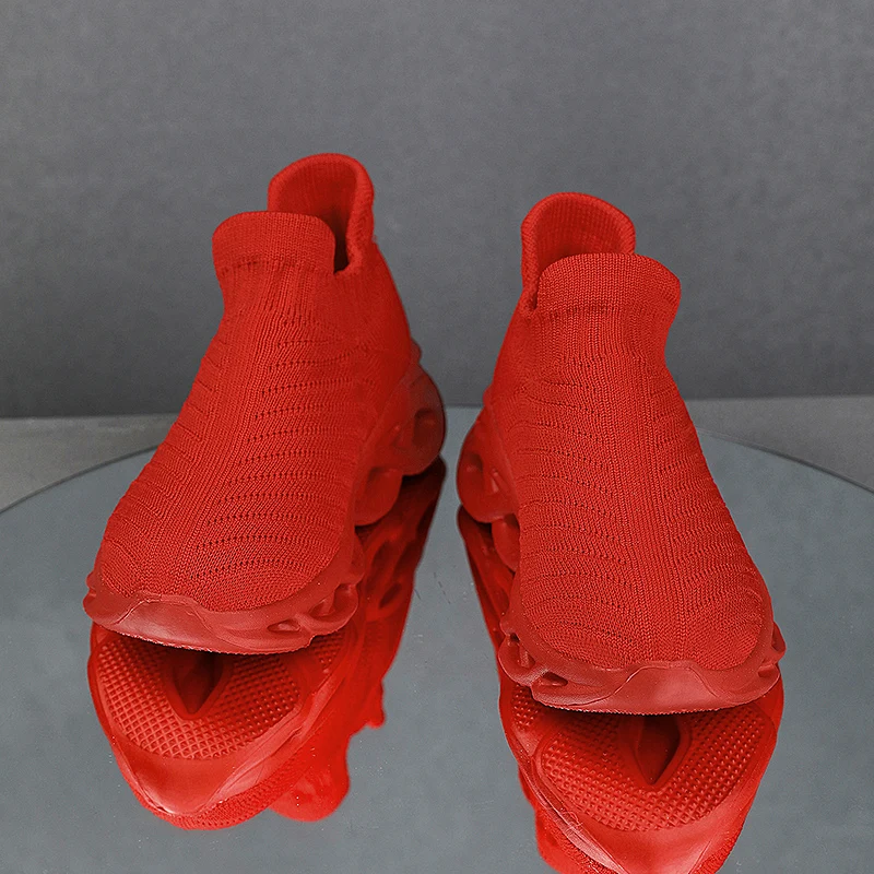 

Пара детских спортивных кроссовок, мягкие и удобные, с дизайном, позволяющим легко надевать, для повседневных спортивных занятий BD-353-355.