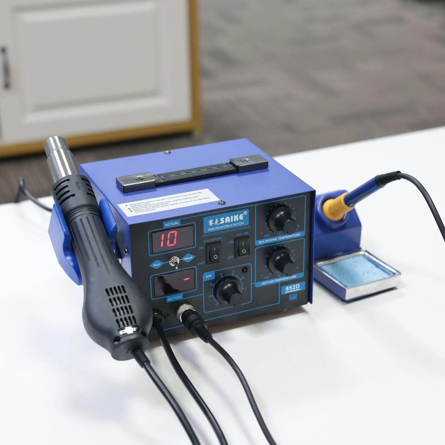 SAIKE Dual Function 700W Hot Air Rework 60W Entlötstation Kit 100-480 ℃   Keramikheizung mit LCD-Display 952D