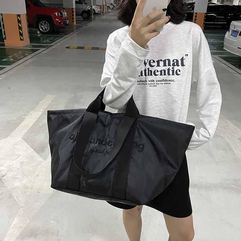 

Large Capacity Nylon Fitness Bag Casual Travel Bag Business Trip Luggage Bag Women's Tote Bag Shopping Bag Short Trip