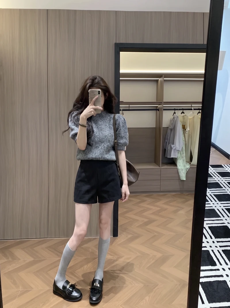 Solid Color 2026 Autumn and Winter New Minimalist High Waist Holiday Shorts Femininity Versatile Casual Fashion Short Pants