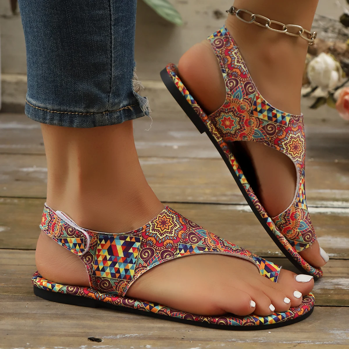 2026 Trendige Bohemian Bedruckte Thong-Flats für Damen mit Elastischem Fersenband, Offener Zehenpartie, Slip-On, Lässige Resort-Sommer-Fußbekleidung – Detail 3