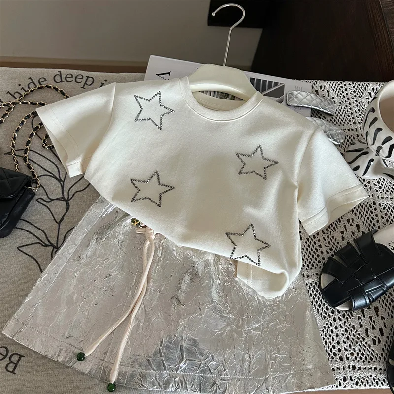 

Girls T Shirt Korean Childrens Wear 2024 New Summer Girls Stars Hot Diamond Short Sleeve T Shirt Casual Simple and Versatile