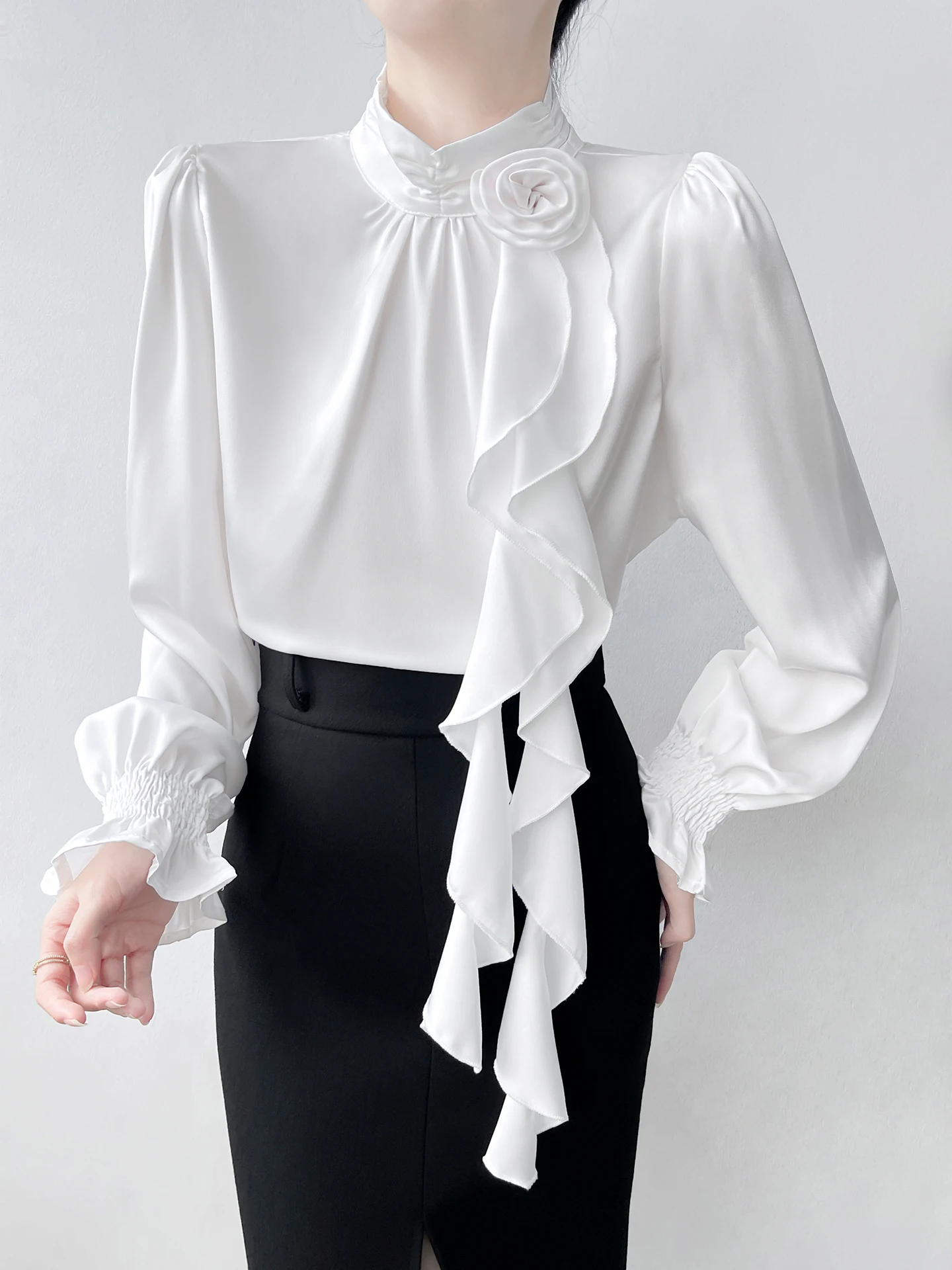 

Женская атласная блузка с длинным рукавом, вырезом-лодочкой и широким корейским воротником, свободного кроя, дышащая, комфортная