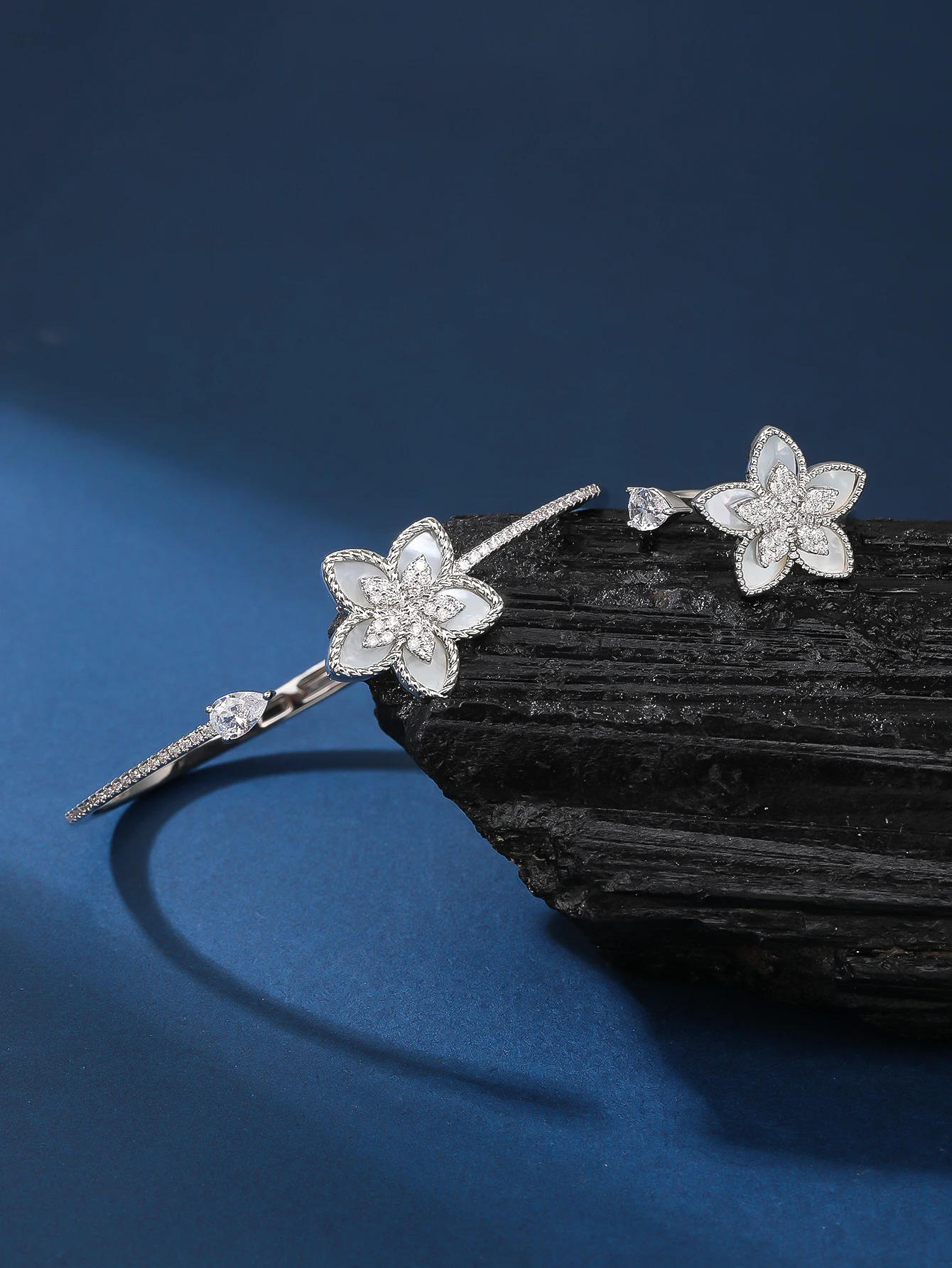 

Модный браслет, кольцо, комплект ювелирных изделий для женщин, свадебная вечеринка, Дубай, платье невесты, аксессуары, подарок, стиль 2025