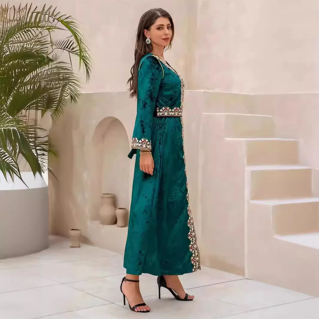 Robe pour femmes musulmanes, nouvelle tenue électrique d'automne et d'hiver 2025, avec Robe brodée en velours doré