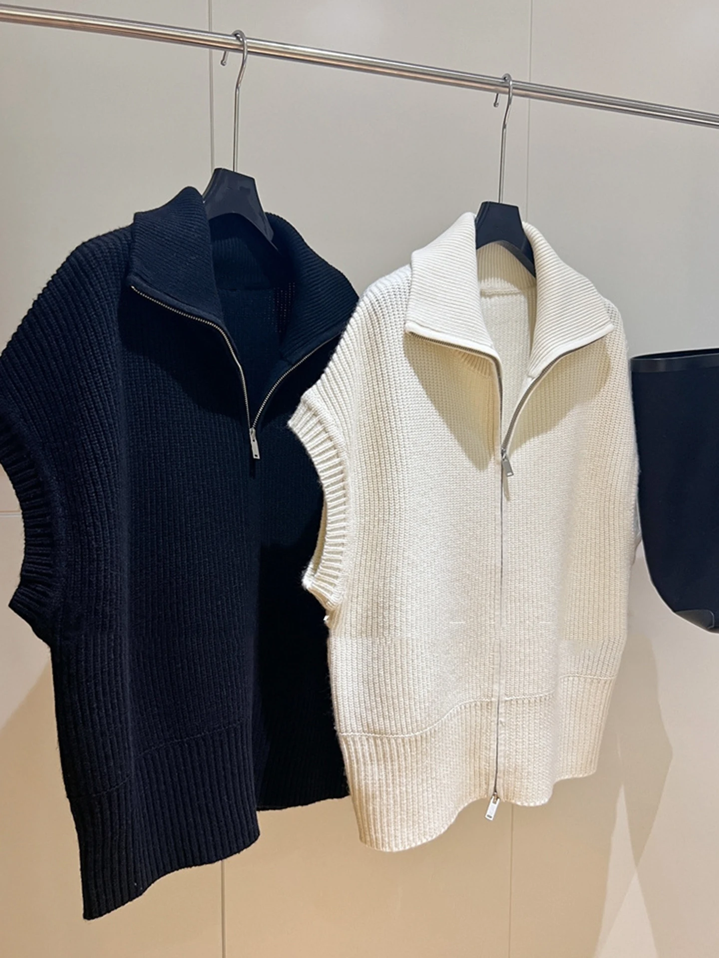 

Вязаный жилет с двойной молнией, однотонный, в стиле кэжуал, для многослойных образов, стильный топ для повседневной носки