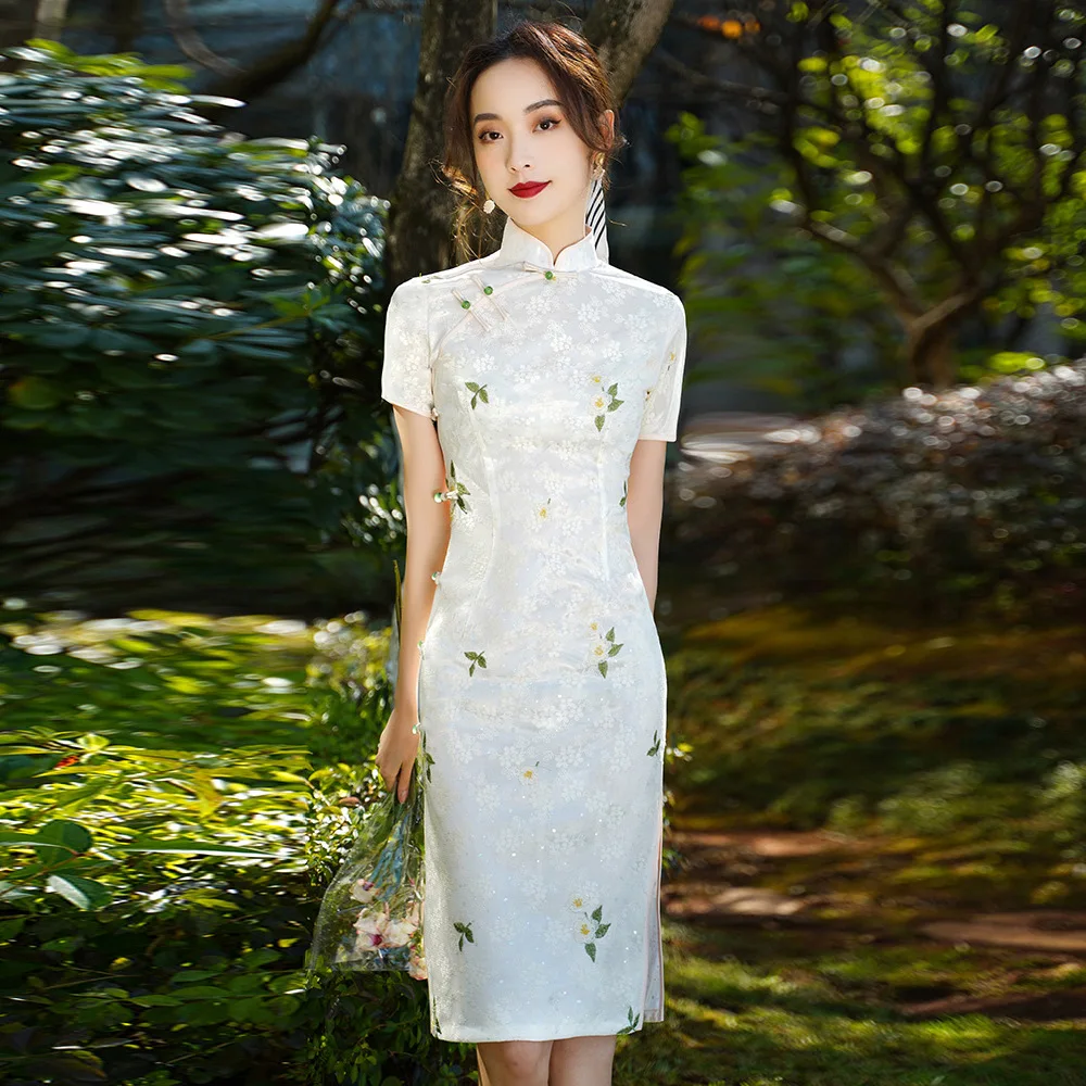 

2022 Summer Lace Cheongsam Short Sleeve Vintage Beige Dress Slim Wedding Costume Floral Qipao S To 2XL