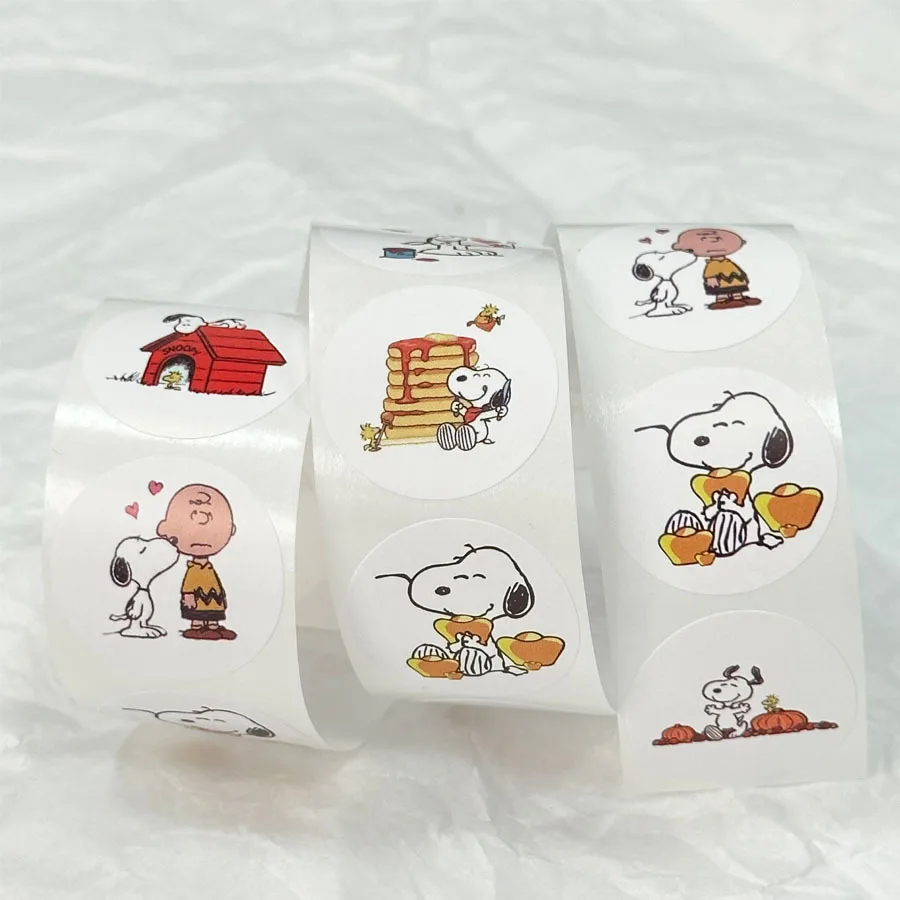 500 Pz/rotolo Anime Snoopys Adesivo Kawaii Bambini Ricompensa Adesivi Decorazione Del Fumetto Bagagli Decalcomanie Graffiti Giocattoli Regalo Di Compleanno